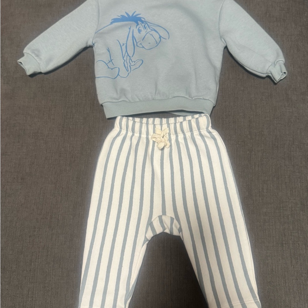 Old Navy Disney Winnie the Pooh Matching Set 6-12 months
